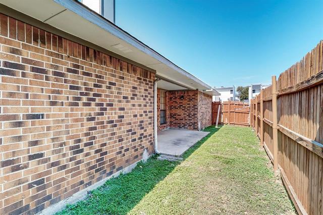 Building Photo - 1908 N Irving Heights Dr