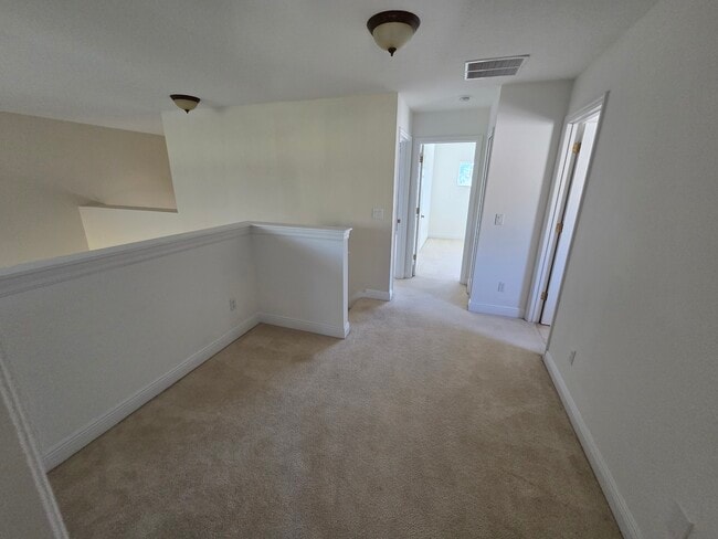 Building Photo - 2819 Roseglen Way