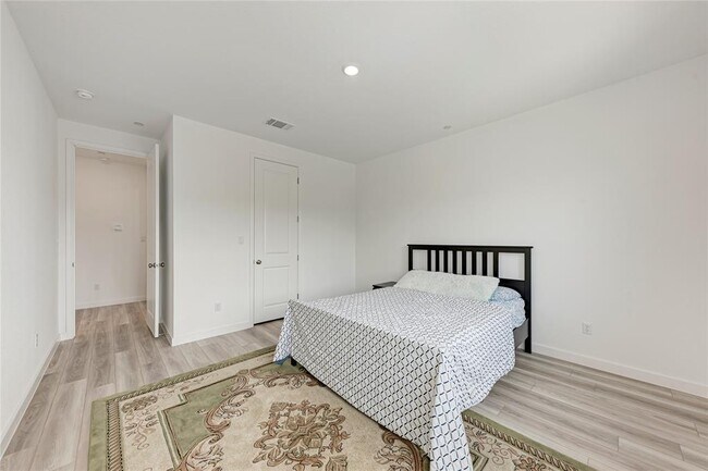 Building Photo - 2420 Novara Trl