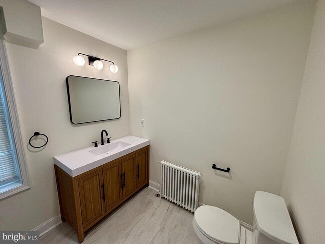 Building Photo - 41 W 5th St