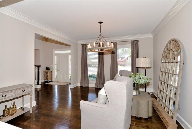 Building Photo - 310 Windsor Gate Cove NE