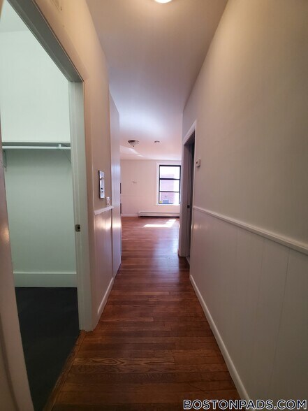 Building Photo - 499 Beacon St