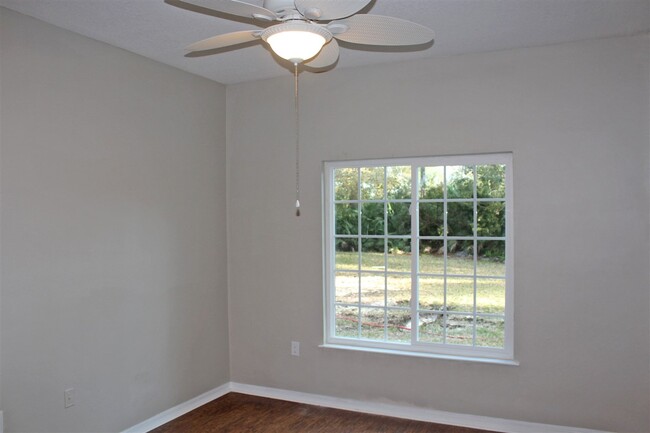 Building Photo - 550 Florida Club Blvd