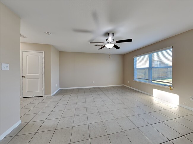 Building Photo - 729 Totem Trail Dr