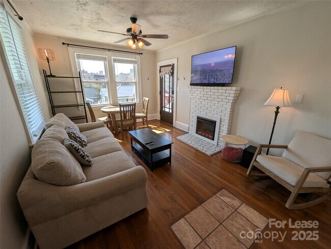 Building Photo - 28 Woodrow Ave