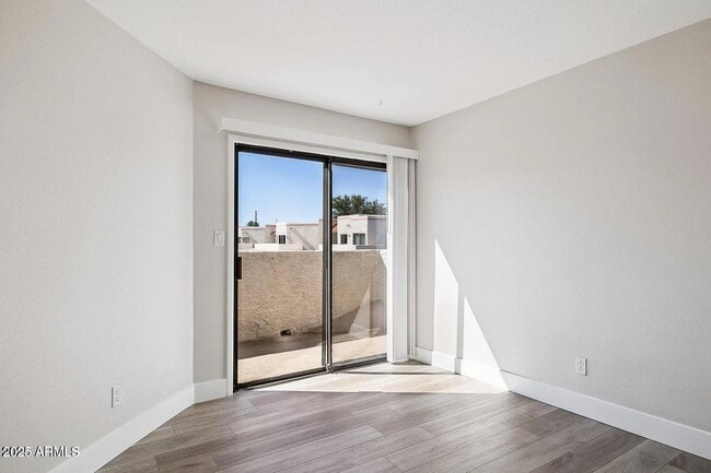 Building Photo - 935 N Granite Reef Rd