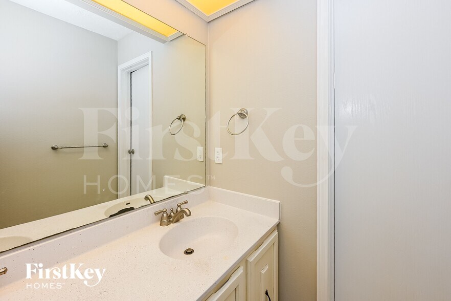 Building Photo - 1219 Briarmead Dr