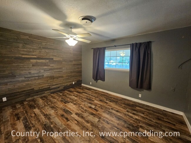 Building Photo - Renovated Gated House on an Acre with Detached Shop in Cottonwood!