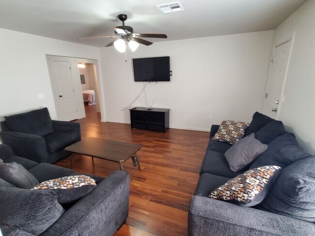 Building Photo - 37 W Thatcher St