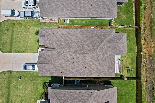 Building Photo - 13096 Laura Lake Dr