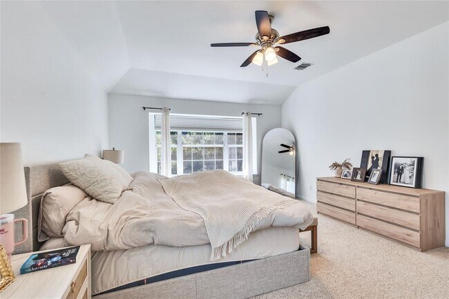 Building Photo - 308 Chesapeake Bay Ln S