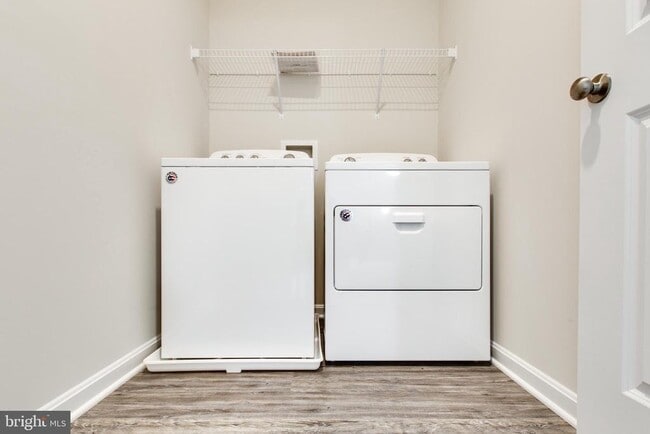 Building Photo - 3117 Laurel Hl Rd