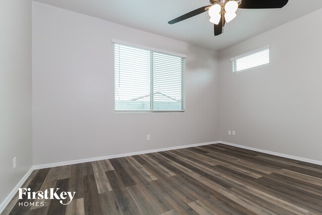 Building Photo - 17756 W Robin Ln