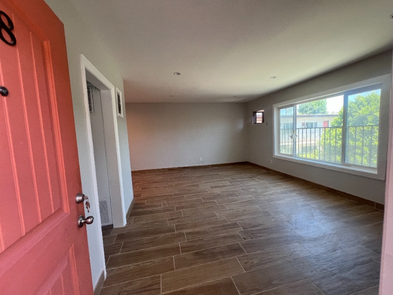 Building Photo - 7237 Variel Ave