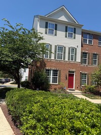 Building Photo - 3556 Woodlake Dr