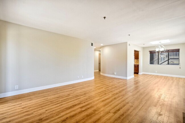 Building Photo - 5780 Friars Rd