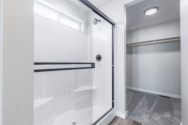 Building Photo - BRAND NEW 4 Bed 2.5 Bath Home