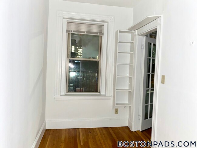 Building Photo - 752 Huntington Ave