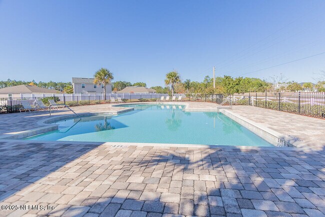 Building Photo - 95241 Tanglewood Dr