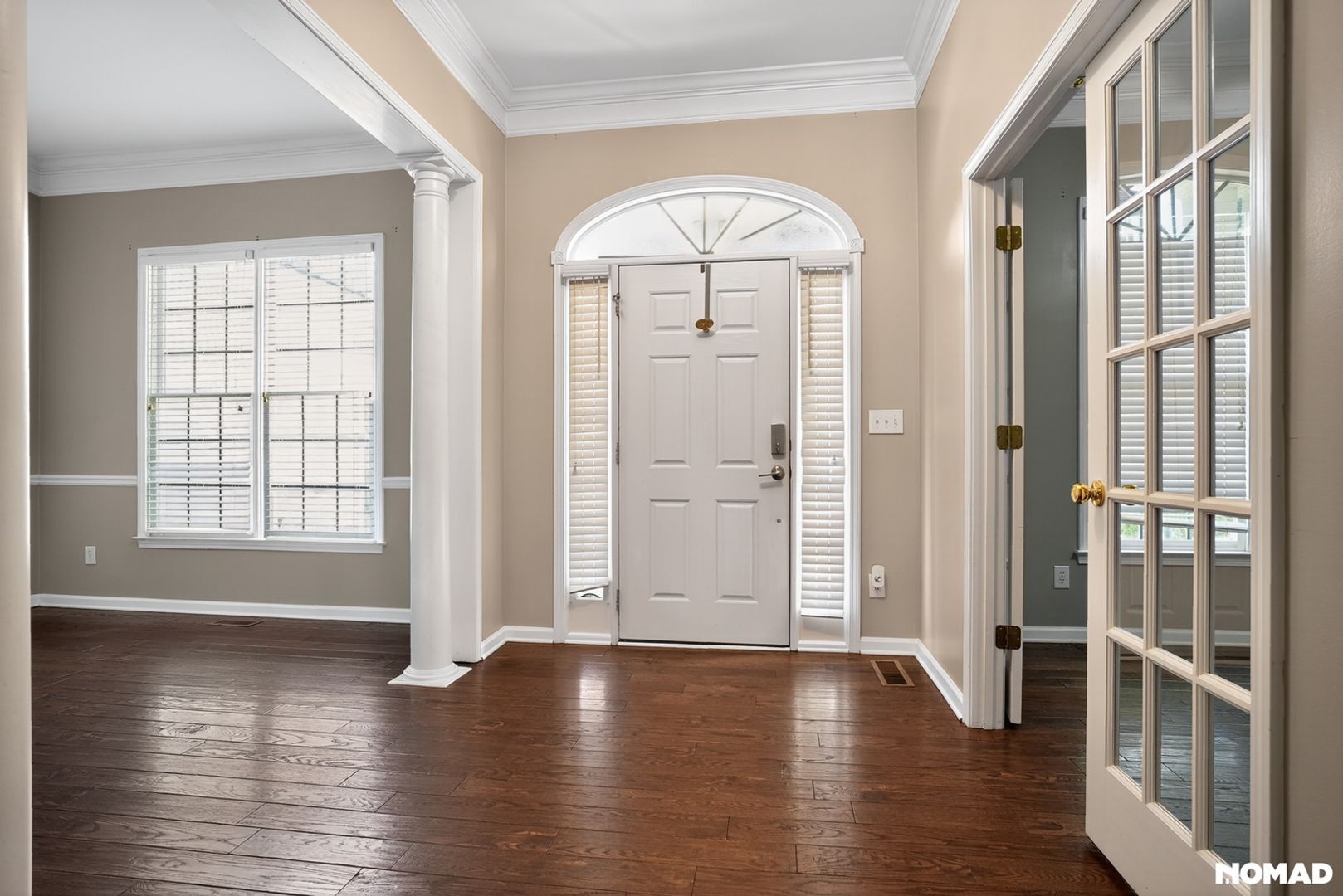 Building Photo - 838 Valley Dr