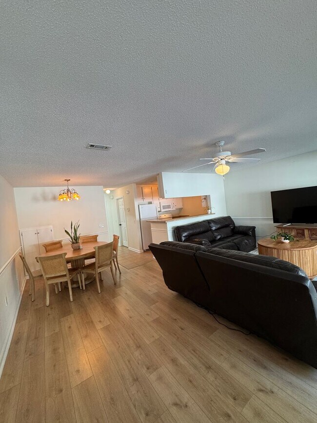 Building Photo - 178 N Spring View Dr