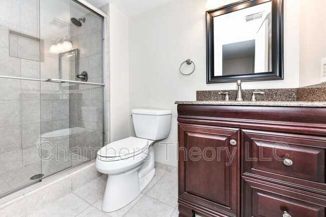 Building Photo - 6033 Woodlake Ln
