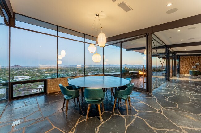 Building Photo - 4925 E Red Rock Dr