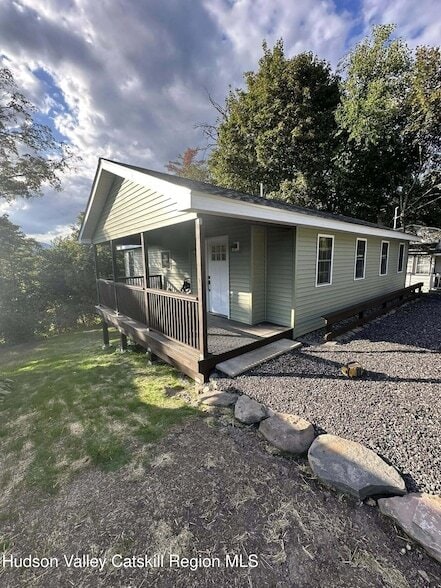 Primary Photo - 13 Saugerties Manor Rd