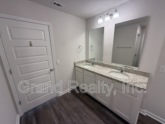 Building Photo - 7640 Gumbo Ave