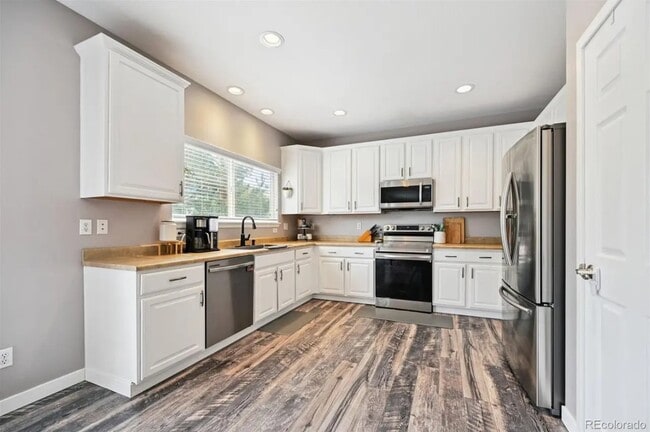 Building Photo - 24798 E Wyoming Pl