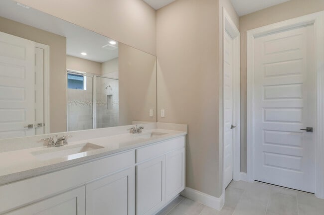 Building Photo - 8901 Dahlia Cir