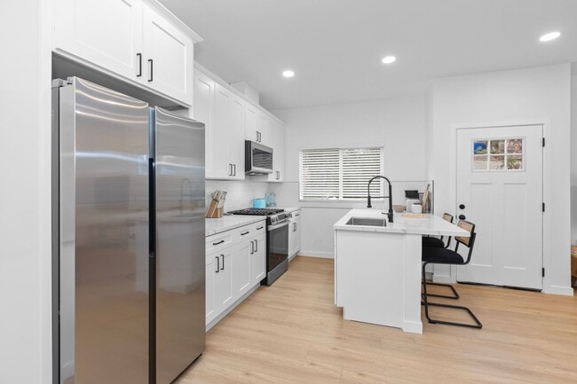 Building Photo - 5189 Alumni Pl