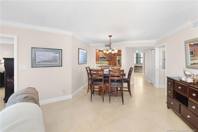 Building Photo - 9550 S Ocean Dr