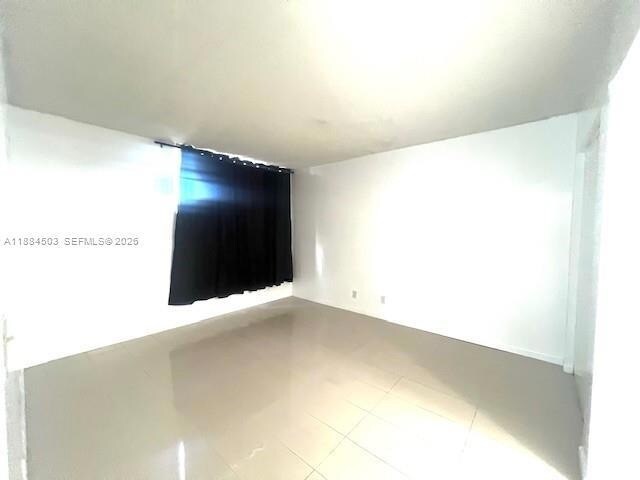 Building Photo - 9450 Live Oak Pl