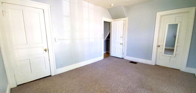 Building Photo - 411 N State St