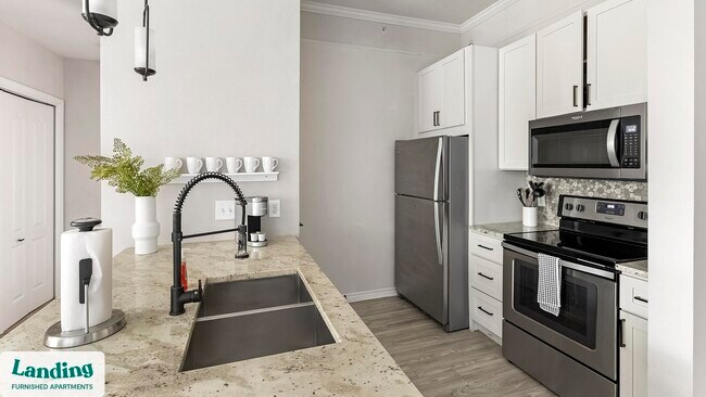 Building Photo - 6101 N Riverside Dr