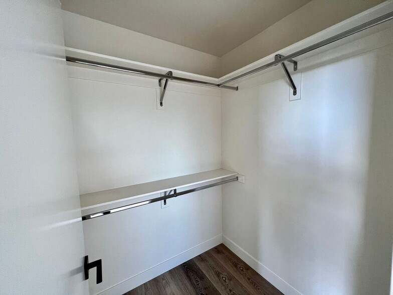 Building Photo - 5968 W 86th Pl