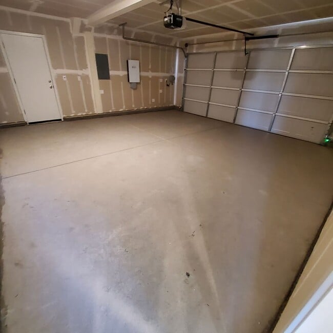 Building Photo - 2209 George Dr