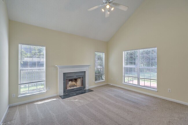 Building Photo - Gorgeous 2 Story Home In Belle Hall!
