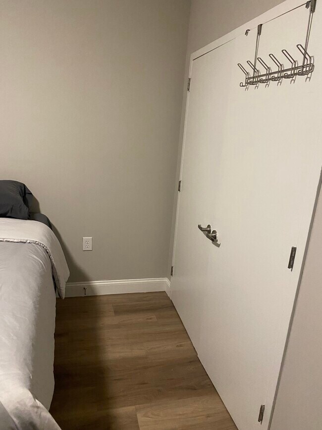 Building Photo - 500 S Center St