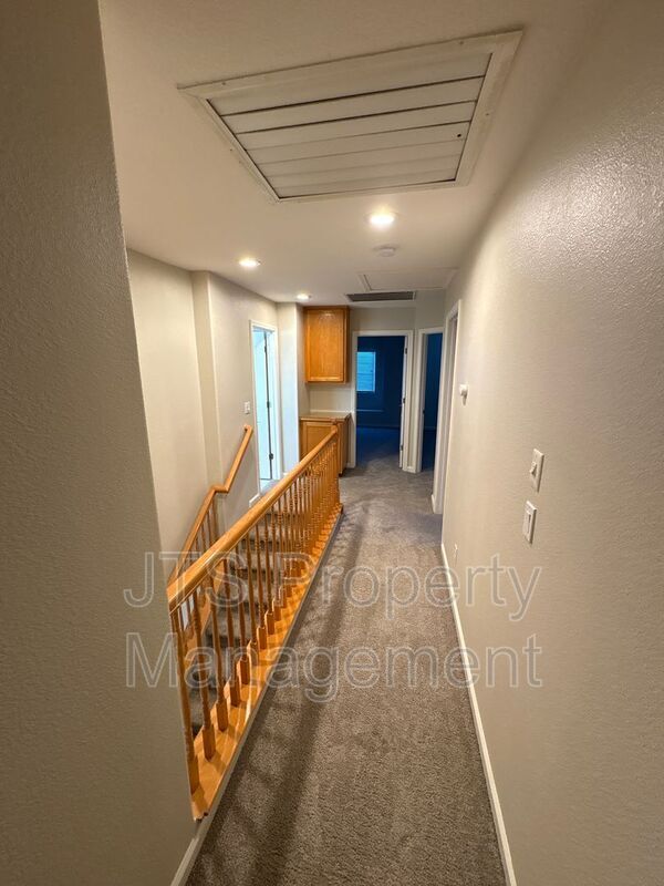 Building Photo - 9542 Windrose Ln