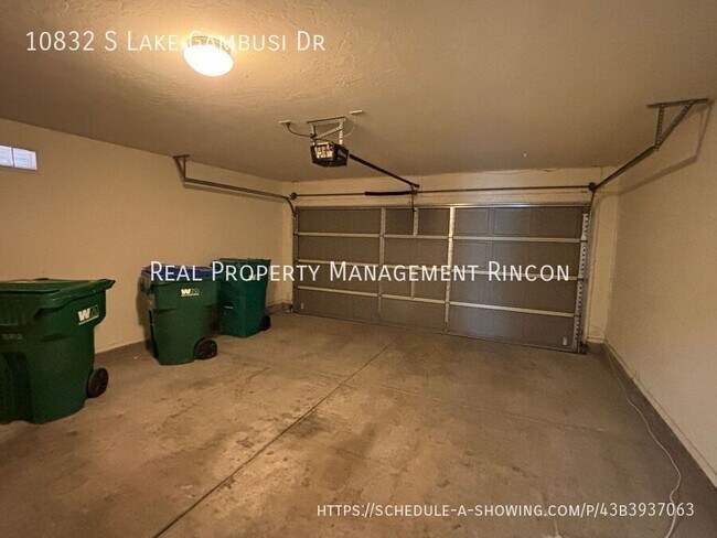 Building Photo - 10832 S Lake Gambusi Dr