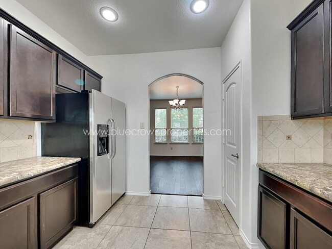 Building Photo - 1211 Antoinette Dr