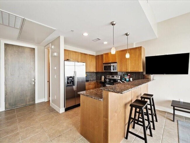Building Photo - 500 Seawall Blvd