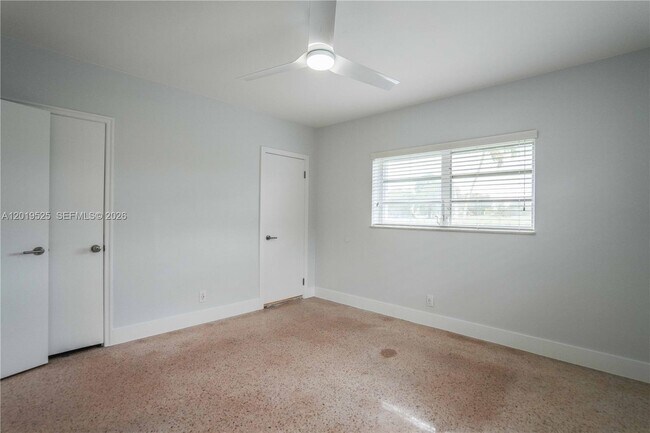 Building Photo - 475 S Shore Dr