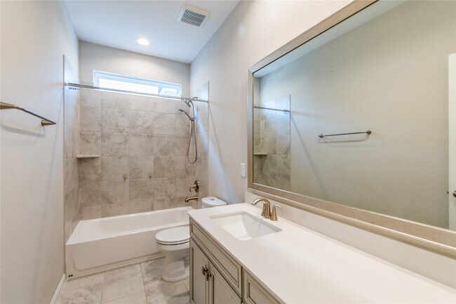 Building Photo - 10013 Granary Dr