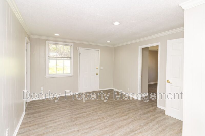 Building Photo - 727 Talley Rd