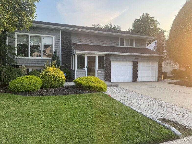 Primary Photo - 14 Glenn Dr