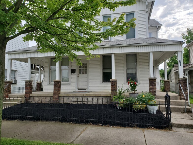 Building Photo - 133 S 7th St