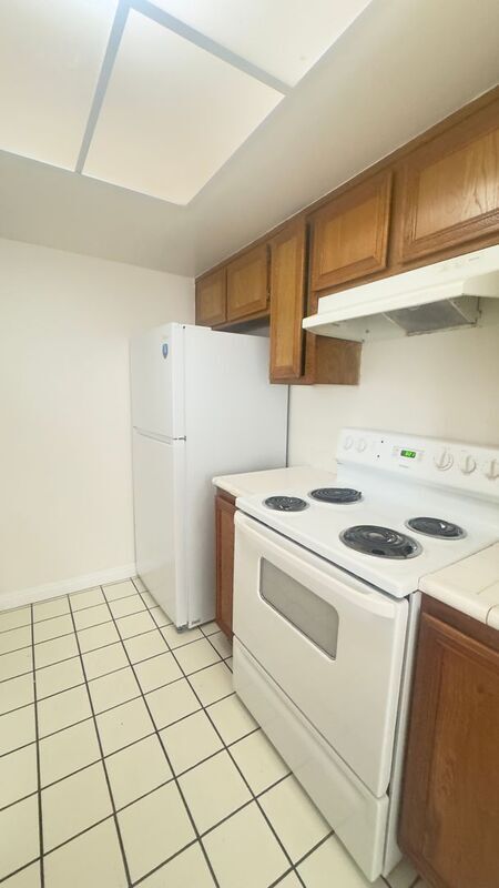 Building Photo - 3026 Winfield Ave
